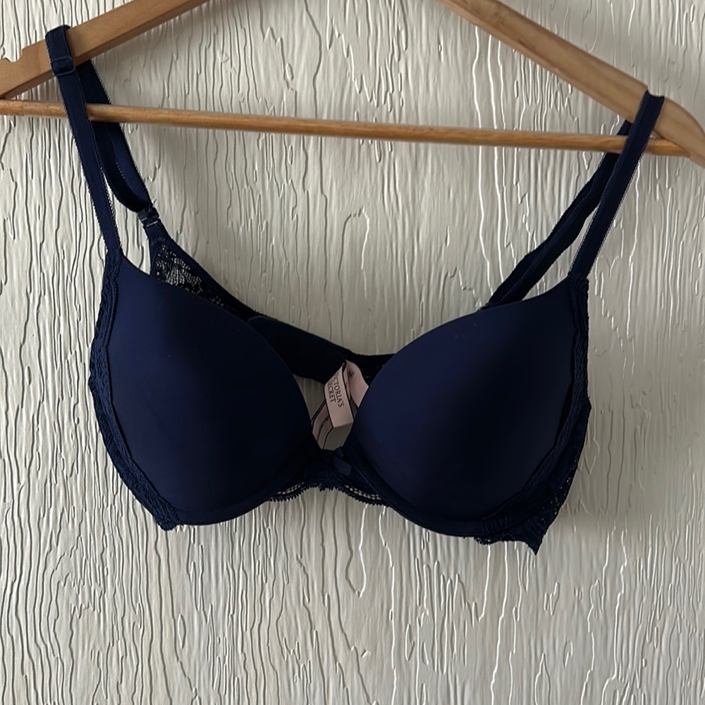 Great condition 34c dream angels push up bra blue